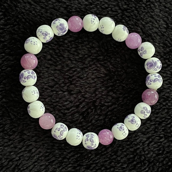 Hand made Glass bead Bracelet - Picture 1 of 3